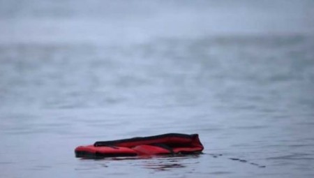 العثور على جثة طفل يرتدي اللهاية والمريلة على شاطئ جزيرة يونانية