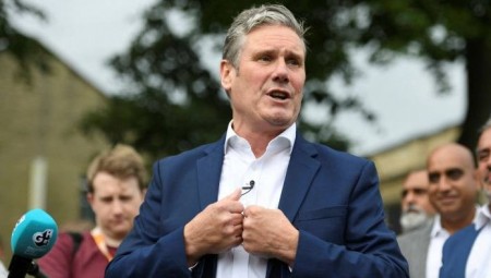 زعيم المعارضة العمالية البريطانية يطالب باستقالة بوريس جونسون