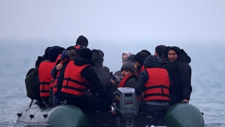 بريطانيا تخطط لإرسال طالبي اللجوء لدول أخرى حتى البت في طلباتهم