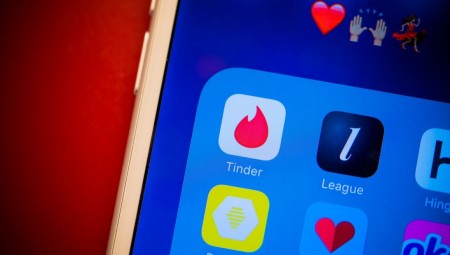 Tinder يتهم تطبيق مواعدة للمسلمين بالتسلق على أكتافه أمام المحكمة