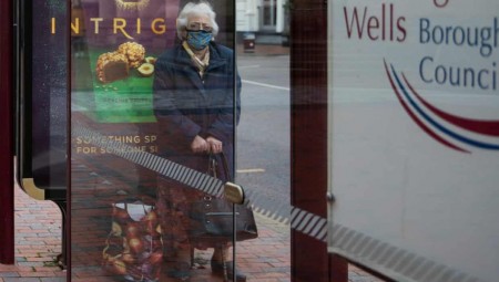 الجمعيات الخيرية البريطانية: الطبقة المهمشة ستتضرر من إلغاء قيود كورونا