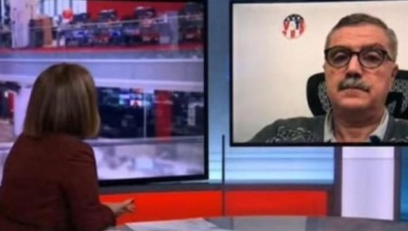 محلل سياسي يطالب بي بي سي عربي بمستحقاته على البث المباشر