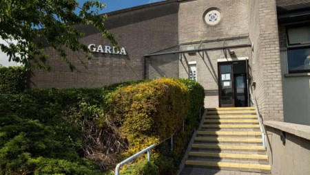 أيرلندا: رجلان يحملان جثة إلى مكتب البريد لاستلام معاشه