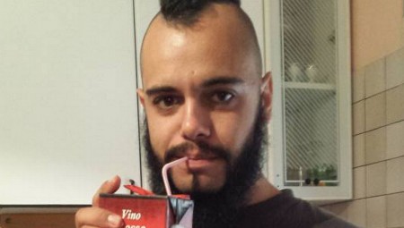 وفاة عشريني رافض للقاح بـ كورونا بعد إزالته قناع الأكسجين في المستشفى