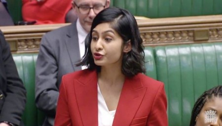 فيديو: برلمانية بريطانية مسلمة توبخ نائب محافظ وتطالبه بالاعتذار للمسلمين.. تعرف على السبب