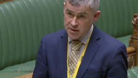 فيديو: في جلسة برلمانية.. نائب بريطاني يوجه سؤالاً مهماً بشأن انتهاكات إسرائيل في فلسطين 