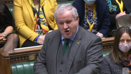 طرد زعيم الحزب الوطني الإسكتلندي من مجلس العموم لاتهامه جونسون بـ الكذب