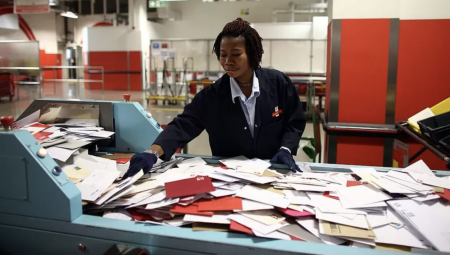 عطل فني يتسبب في توقف خدمات البريد البريطاني Royal Mail