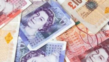 ناشطون ومؤسسات خيرية بريطانية تطالب الحكومة بفرض ضريبة ثروة على أثرياء بريطانيا