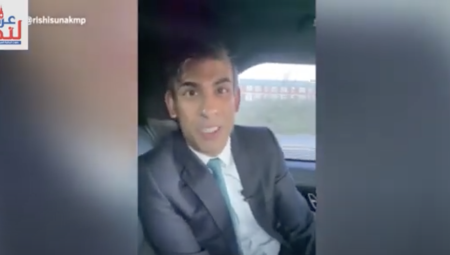 فيديو: ريشي سوناك يظهر في فيديو داخل سيارة دون ربط حزام الأمان