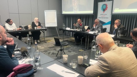 باحثون وخبراء في لندن يدرسون الحلول الممكنة لأزمة الاقتصاد المصري