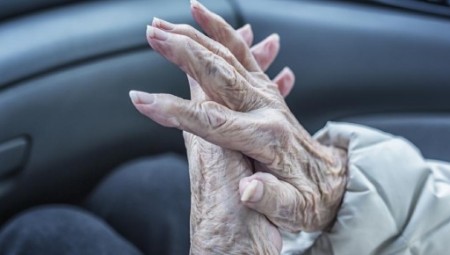 وفاة مسنة بعد انخفاض درجة حرارة جسمها بسبب ارتفاع تكاليف التدفئة