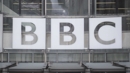 بي بي سي نيوز عربي تتوقف عن البث اليوم الجمعة وتحول برامجها للمنصات الرقمية