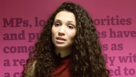 الرئيسة السابقة لاتحاد الطلاب في بريطانيا المناصرة للقضية الفلسطينية تتحدث لعرب لندن على هامش المؤتمر السنوي لفلسطين