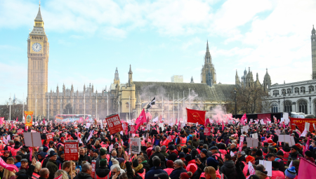 بريطانيا على موعد مع أكبر إضراب عمالي منسق يوم الأربعاء ومسيرات حاشدة تستعد للخروج