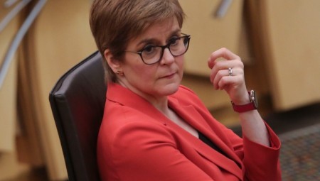 وزيرة أسكلتندا الأولى: البلاد تخطت أسوأ موجة تفشي لأوميكرون