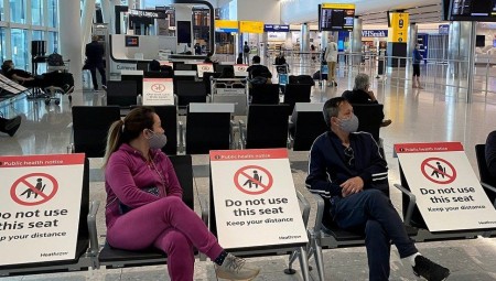 بريطانيا..  السماح للمسافرين الملقحين بالكامل بدخول البلاد دون فحوصات كورونا