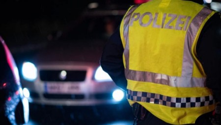 النمسا.. العثور على مهاجرين في صندوق مثبت أسفل شاحنة والقبض على السائق