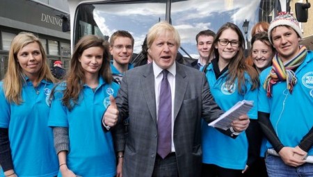 صورة جديدة لكاري تظهر استراقها النظر لجونسون قبل 6 سنوات من ارتباطهما رسميا