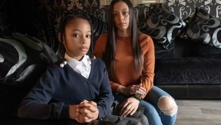 أم بريطانية: عامل في المدرسة أخرج شطيرة من القمامة وطلب من ابنتي تناولها 