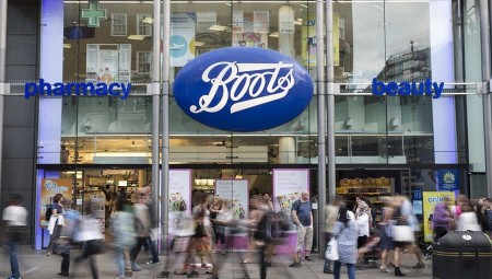 الحكومة البريطانية تلغي اختبارات كورونا المجانية.. والصيدليات تعلن فورا عن أسعارها