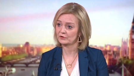 الحكومة تدرس تداعيات حظر عمل RT في بريطانيا