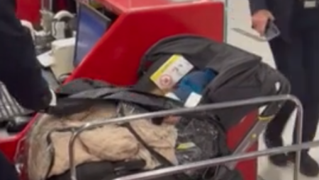 زوجان يقرران ترك رضيعهما في المطار لتجنب شراء تذكرة منفصلة له