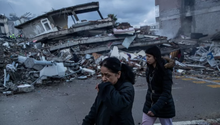 وزير خارجية بريطانيا: ثلاثة بريطانيين مفقودين في تركيا عقب الزلزال