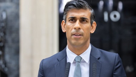 رئاسة الوزراء تعلن استضافة القمة الثانية للاستثمار العالمي بهدف خلق آلاف فرص العمل