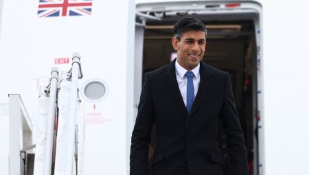 العمال يهاجمون حكومة المحافظين بسبب الإقامة في فنادق من فئة 5 نجوم على حساب دافعي الضرائب