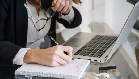 إحصائيات: 16% من الموظفين البريطانيين يعملون بشكل كامل من المنزل