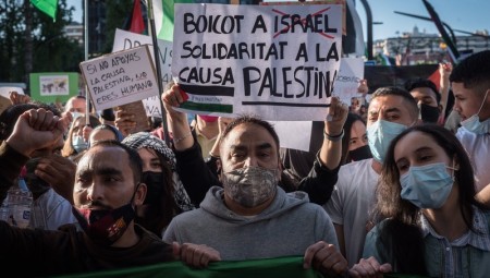 برشلونة على موعد مع مظاهرة من تنظيم موالين لإسرائيل للاحتجاج على قرار تجميد العلاقات