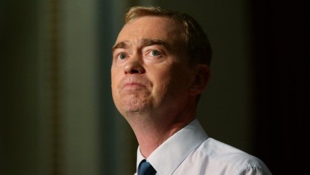 (فيديو) الزعيم السابق لحزب الديمقراطيين الليبراليين: لو كانت شميمة بيضاء واسمها شارون لما جُردت من جنسيتها