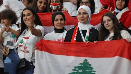 لبنان .. موجة احتجاج بسبب طرد عاملة من مجمع تجاري لارتدائها الحجاب