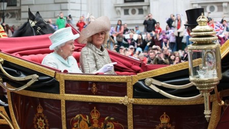 في يوبيلها البلاتيني .. إليزابيث الثانية تمنح كاميلا لقب ملكة