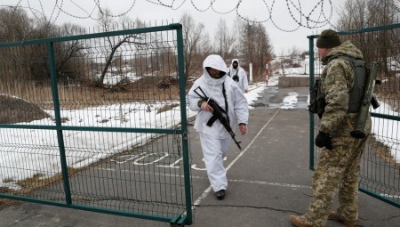 السلطات الأوكرانية تؤكد دخول القوات البيلاروسية إلى منطقة تشيرنيهيف