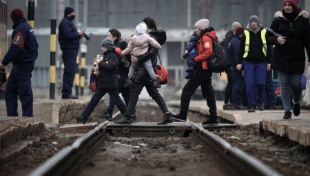 وزير الدفاع البريطاني: المملكة المتحدة تستطيع وستفعل المزيد للاجئين الأوكرانيين