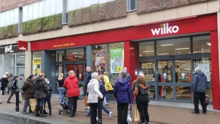 بريطانيا.. متاجر Wilko: على الموظفين الحضور للعمل حتى إذا ثبتت إصابتهم بكورونا