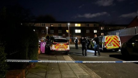 وفاة رجل وإصابة امرأة في حادثة طعن في ليفربول