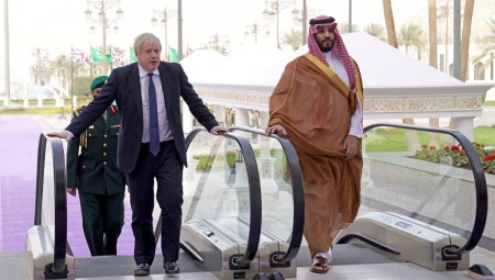 الحكومة ترفض نفي استخدام بوريس جونسون الـواتس آب للتواصل مع محمد بن سلمان