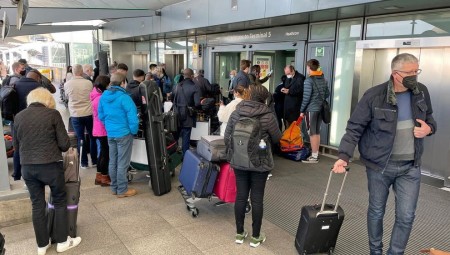 نقص الموظفين والمشاكل الفنية تجبر الخطوط الجوية البريطانية على إلغاء رحلات وتأجيل أخرى