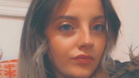 قبل بدء محاكمتة.. أب ينفي علاقته بمقتل ابنته البالغة 19 عاما