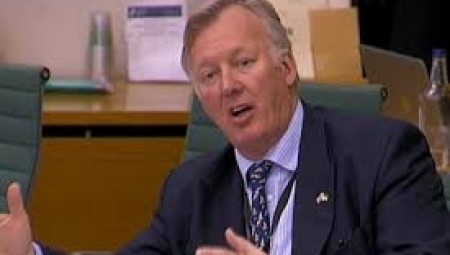 فيديو.. نائب بريطاني محافظ: نريد مهاجرين أثرياء كالقطريين