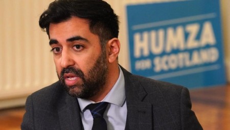 المسلم المرشح لرئاسة اسكتلندا حمزة يوسف يؤكد دعمه للمثليين ومنافسته المسيحية كيت فوربس تؤكد معارضتها