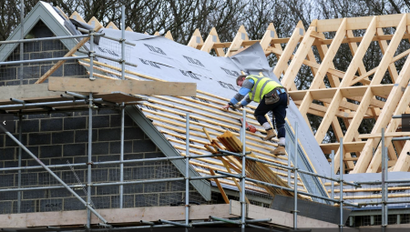 بريطانيا تسهل استقدام عمال البناء من الخارج وتسهيلات على تأشيراتهم