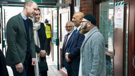 إمام مسجد في لندن يرفض مصافحة الأميرة كيت خلال زيارة رسمية