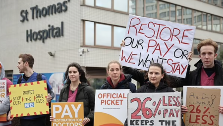 بريطانيا... الأطباء المبتدئين يعلنون عن إضراب لأربعة أيام في أبريل القادم