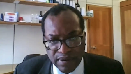 وزير بريطاني سابق يقع في فخ مقابلة عمل مع شركة وهمية ويعدهم بترتيب اجتماع مع جونسون