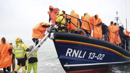 مشرّعون يطالبون سوناك بتوفير مسار هجرة قانوني وآمن لاستقبال 20 ألف لاجئ سنوياً