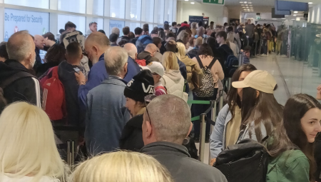 تأخيرات في مطار برمنغهام وتفاقم الفوضى مع استمرار الاحتجاجات عند مستودعات النفط